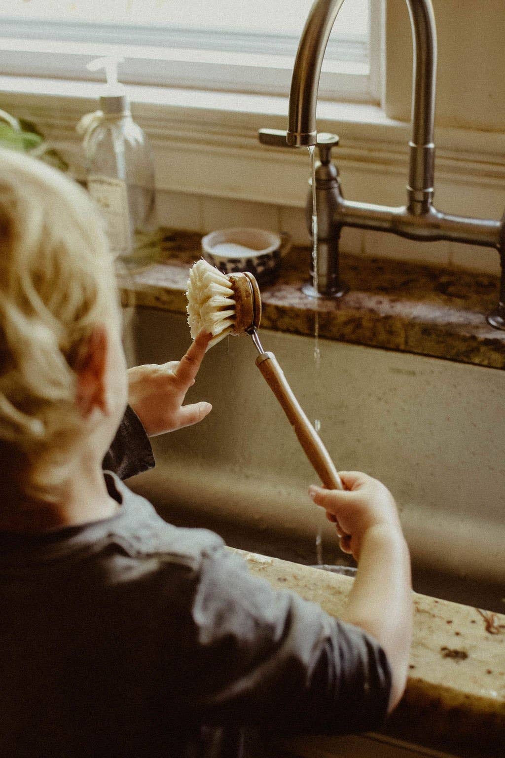 Zefiro - Bamboo Long Handle Dish Brush