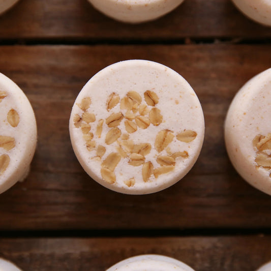 DollyMoo - Oatmeal Milk & Honey Bath Bomb