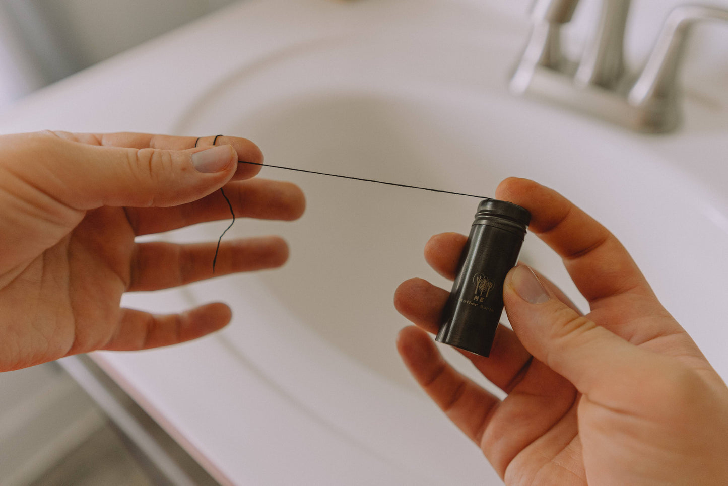 Me Mother Earth - Refillable Stainless Steel Dental Floss