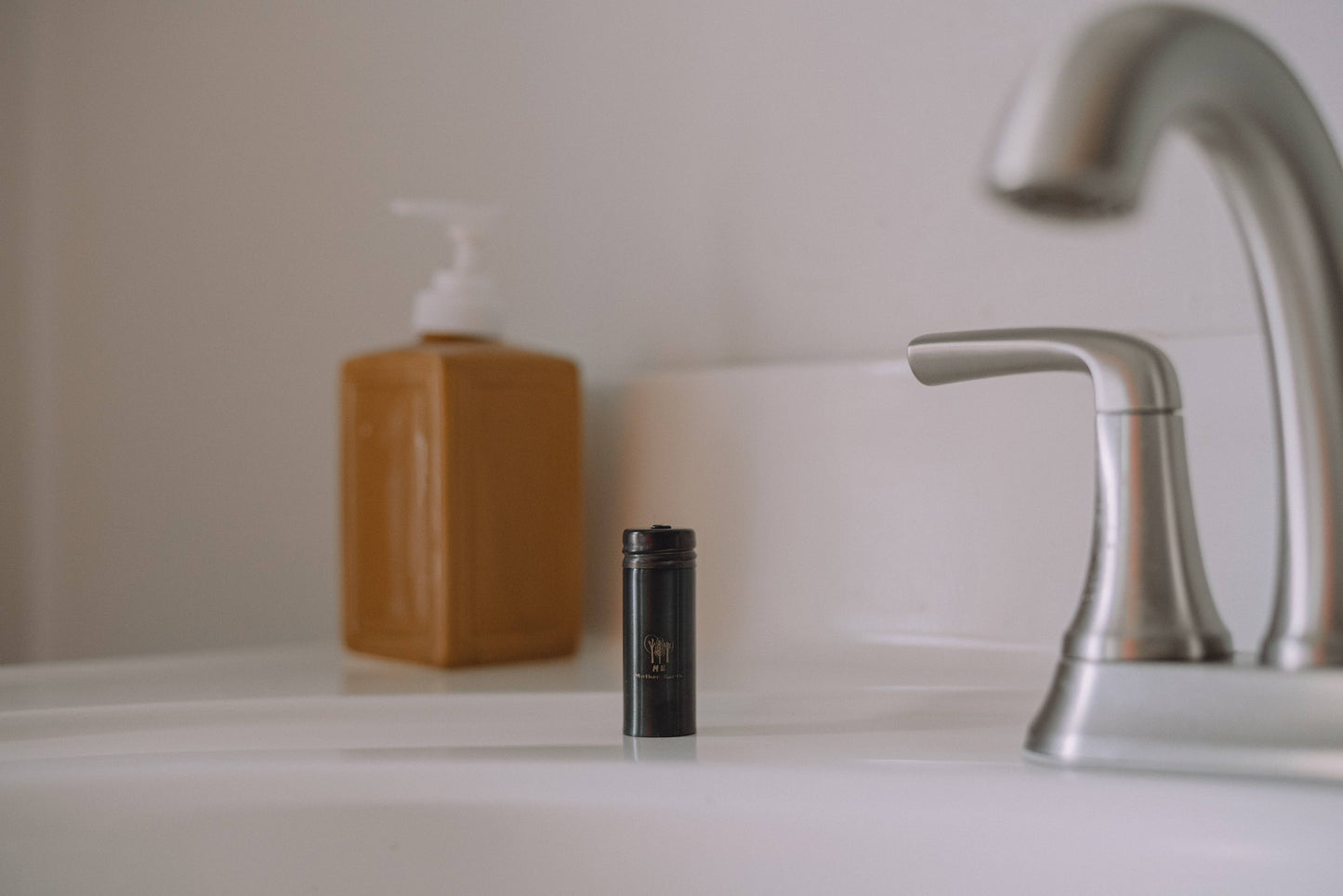 Me Mother Earth - Refillable Stainless Steel Dental Floss