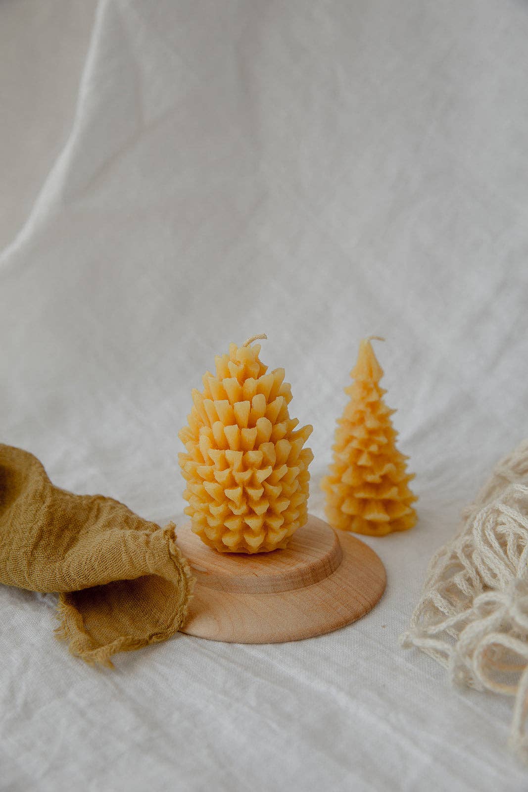 FD Market - Festive Beeswax Candles - Sustainable Holiday Candles